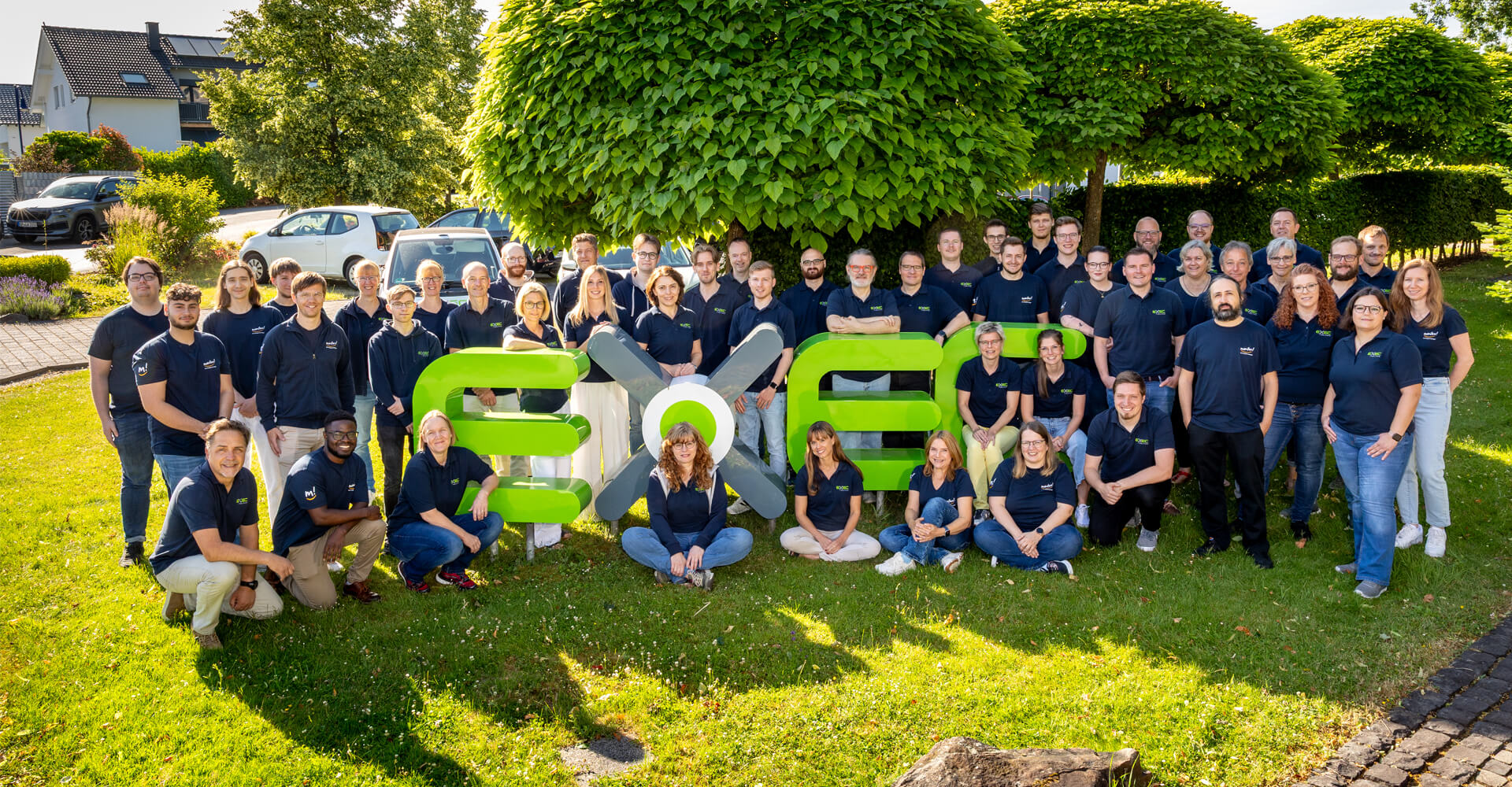 The employees of EXEC IT Solutions GmbH in Ransbach-Baumbach. EXEC group photo employees